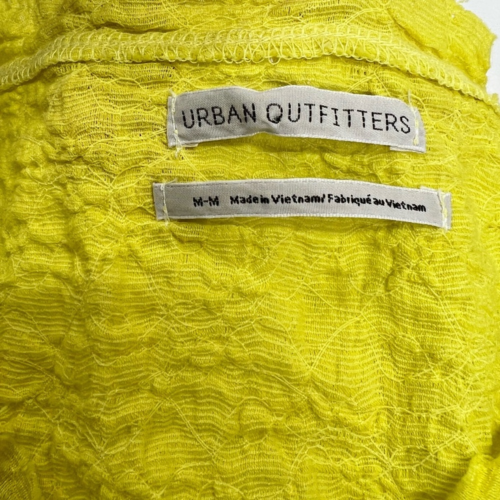 Urban Outfitters Yellow Button Front Cropped Ruffled Stretch Shirt Size Medium - Picture 10 of 11